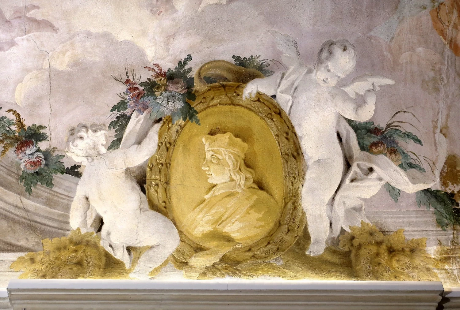 Palazzo dei Visacci - galleria con apoteosi della famiglia Guicciardini